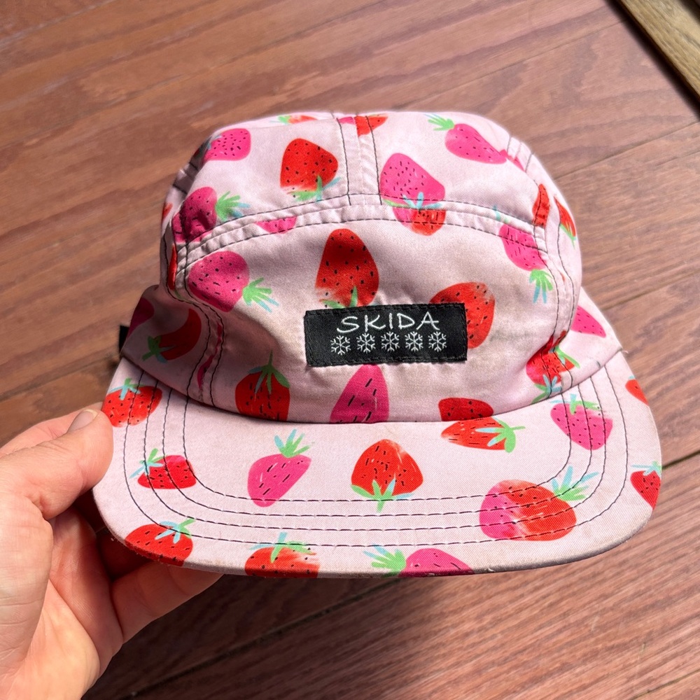 Skida strawberry field 5 panel hat